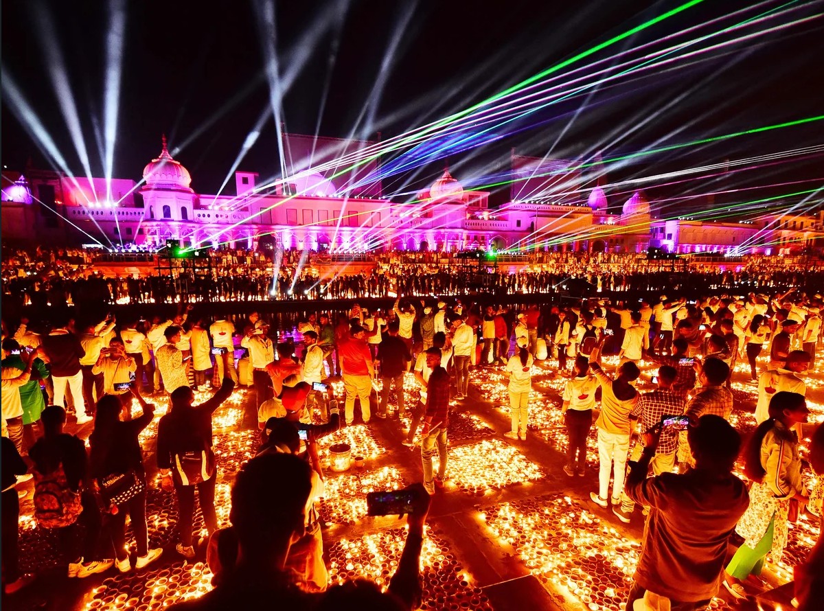 Festival Lights, Digital Arenas: A Calm Guide to Watching eSports During Diwali